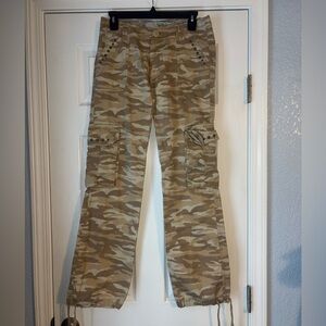 Guess Tan Buttoned Pants